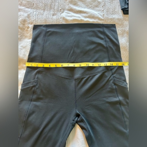 Fabletics PureLuxe High-Waisted Maternity 7/8 Legging size Medium - Picture 8 of 9